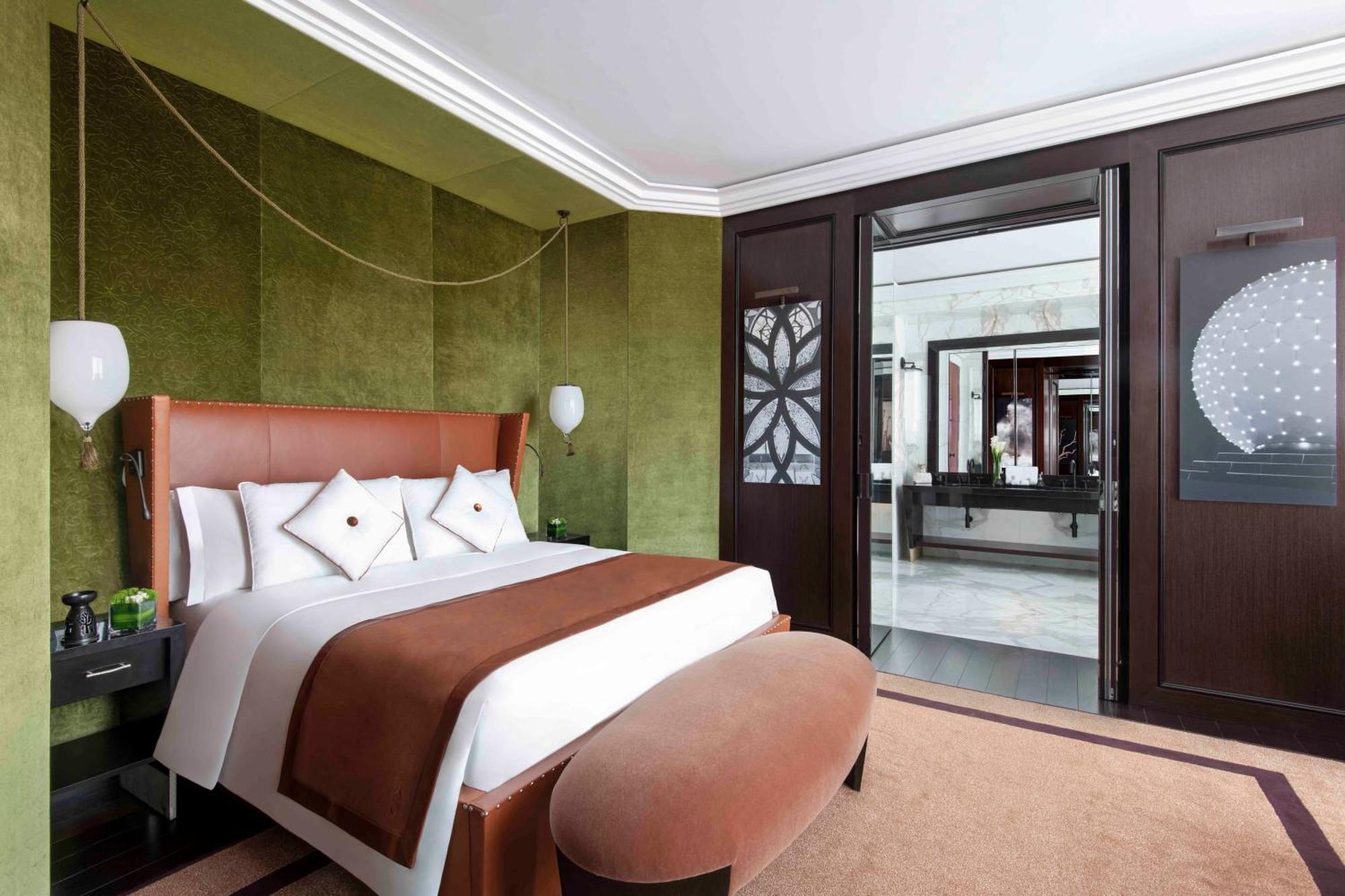 Banyan Tree Doha At La Cigale Mushaireb Ngoại thất bức ảnh A bedroom at the Mandarin Oriental, London