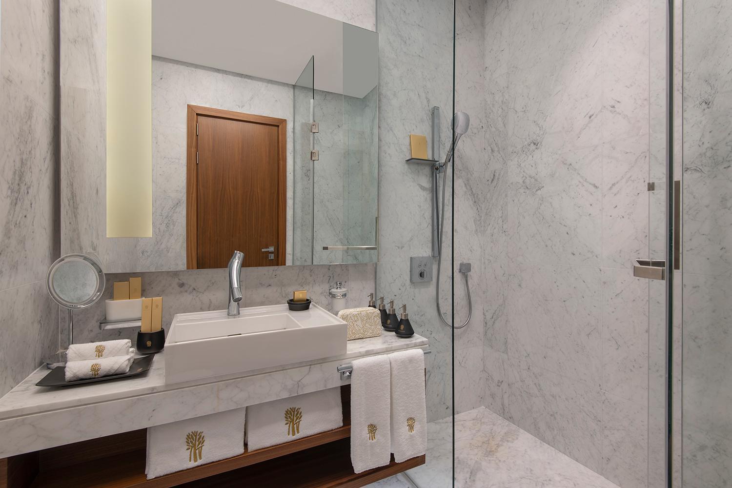 Banyan Tree Doha At La Cigale Mushaireb Phòng bức ảnh Bathroom