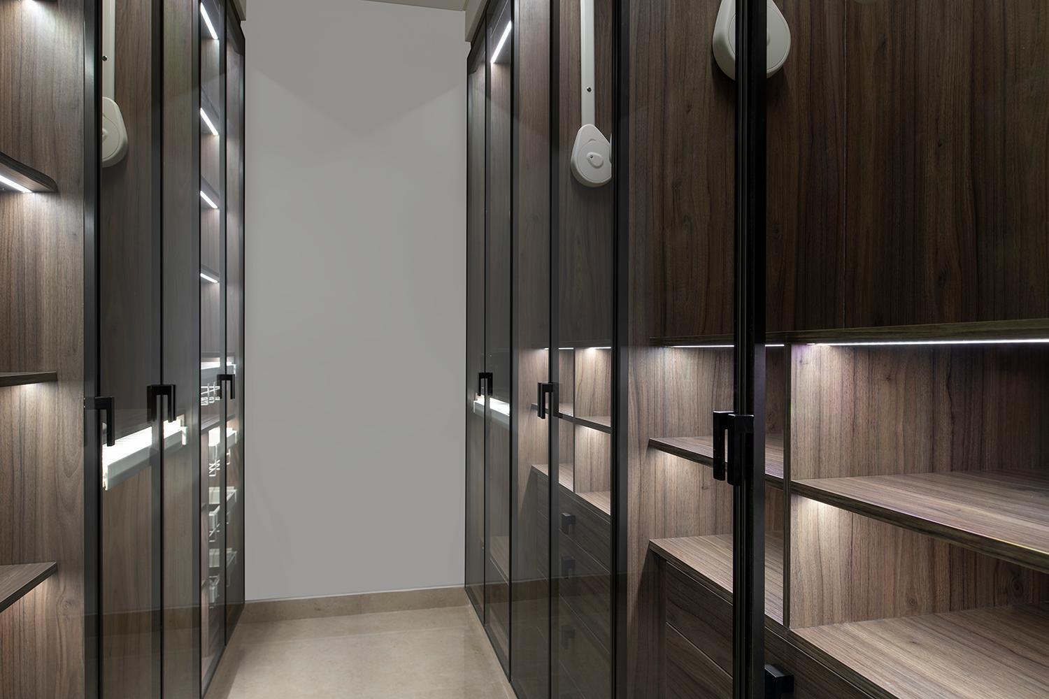 Banyan Tree Doha At La Cigale Mushaireb Phòng bức ảnh A walk-in closet