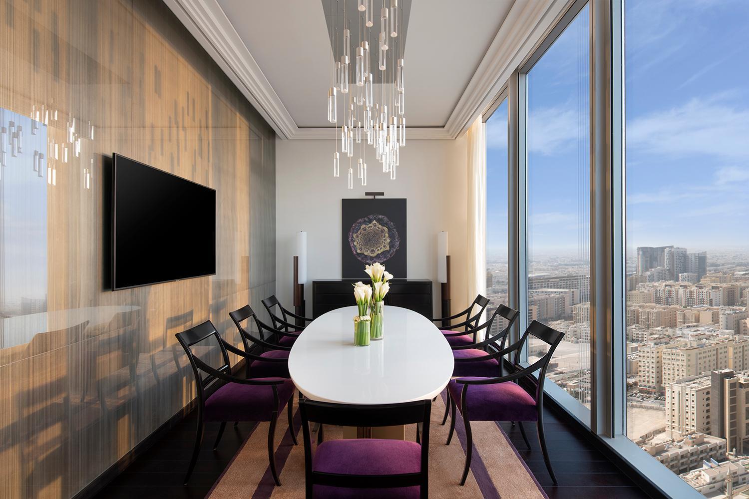 Banyan Tree Doha At La Cigale Mushaireb Phòng bức ảnh The dining room of a suite at the Ritz-Carlton, Riyadh
